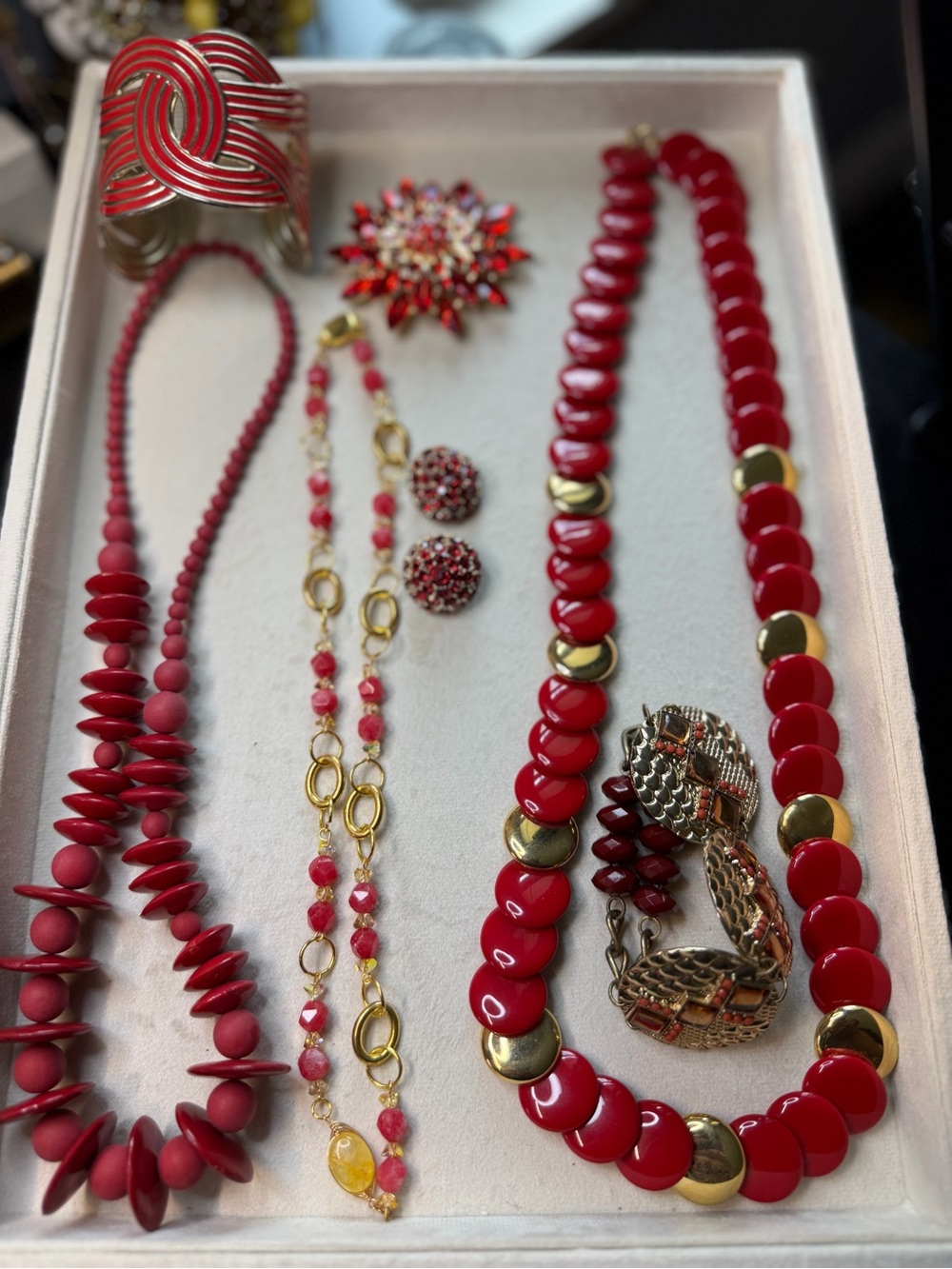 Vintage Red Statement Jewelry Bundle – Necklaces, Brooches, Bracelet, Earrings